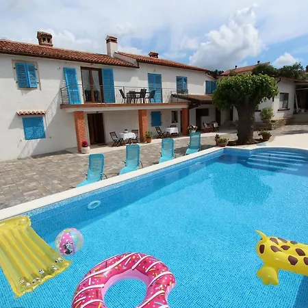 Midea 2 * Rovinj